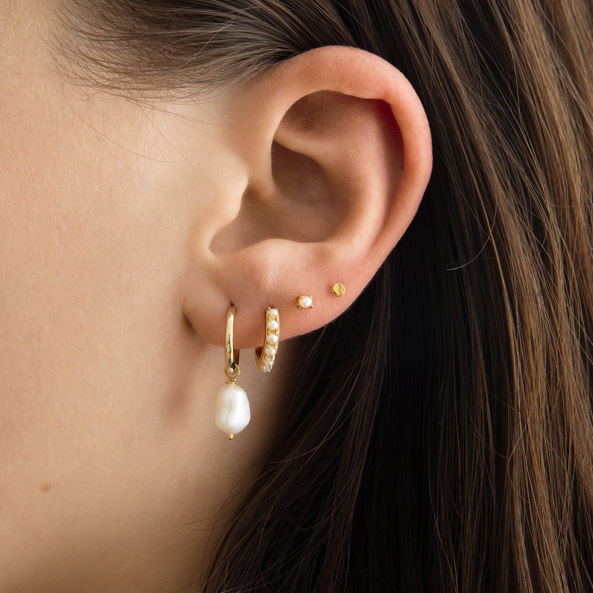 Baroque Pearl Huggie - STUDS