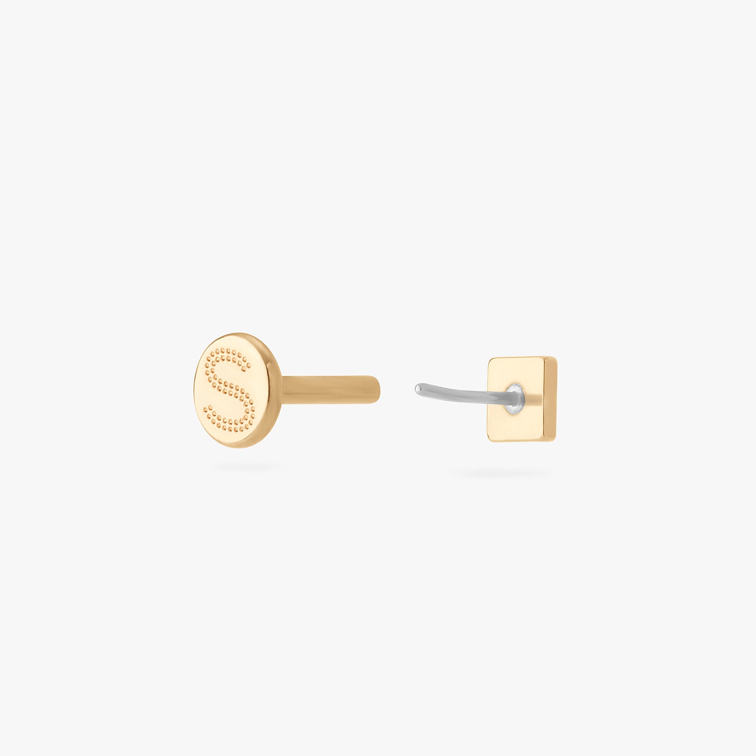 Pyramid Flatback Stud - STUDS